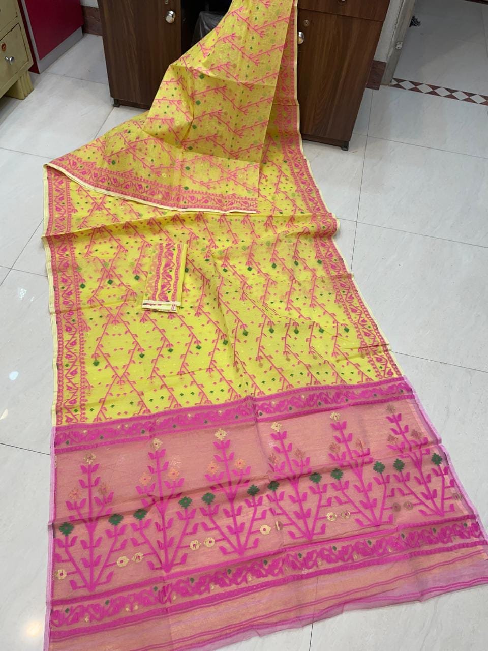 Resome Jamdani Saree - Image 10