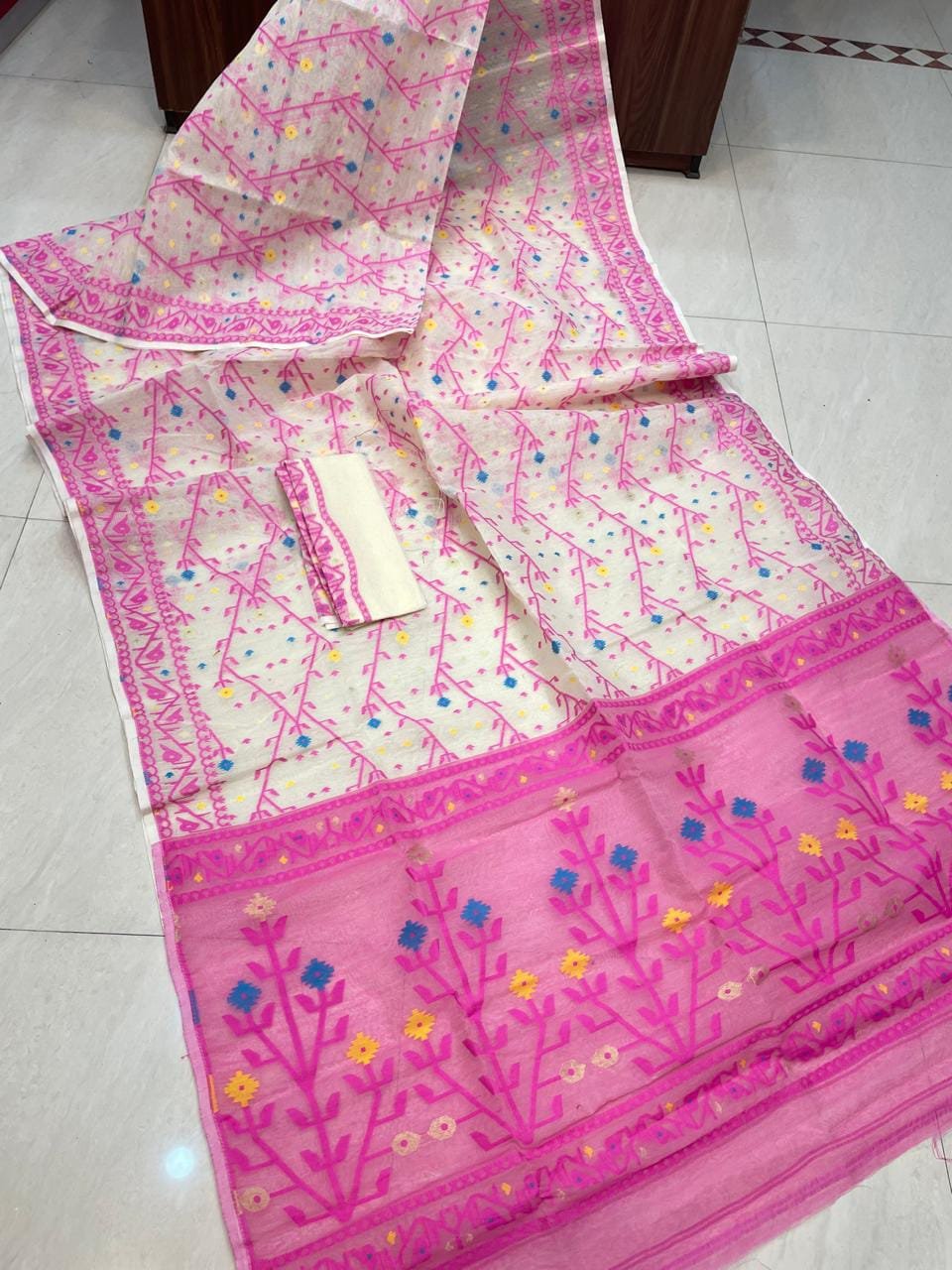 Resome Jamdani Saree - Image 9