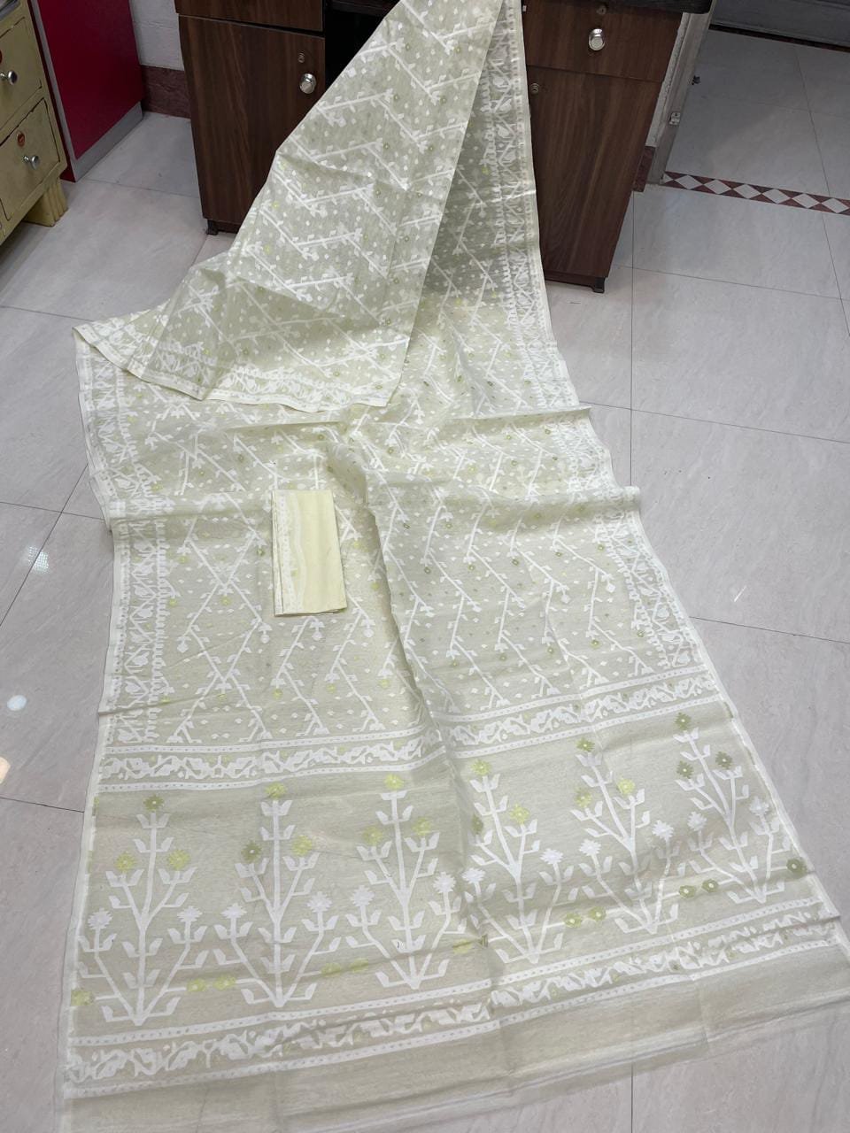 Resome Jamdani Saree - Image 7
