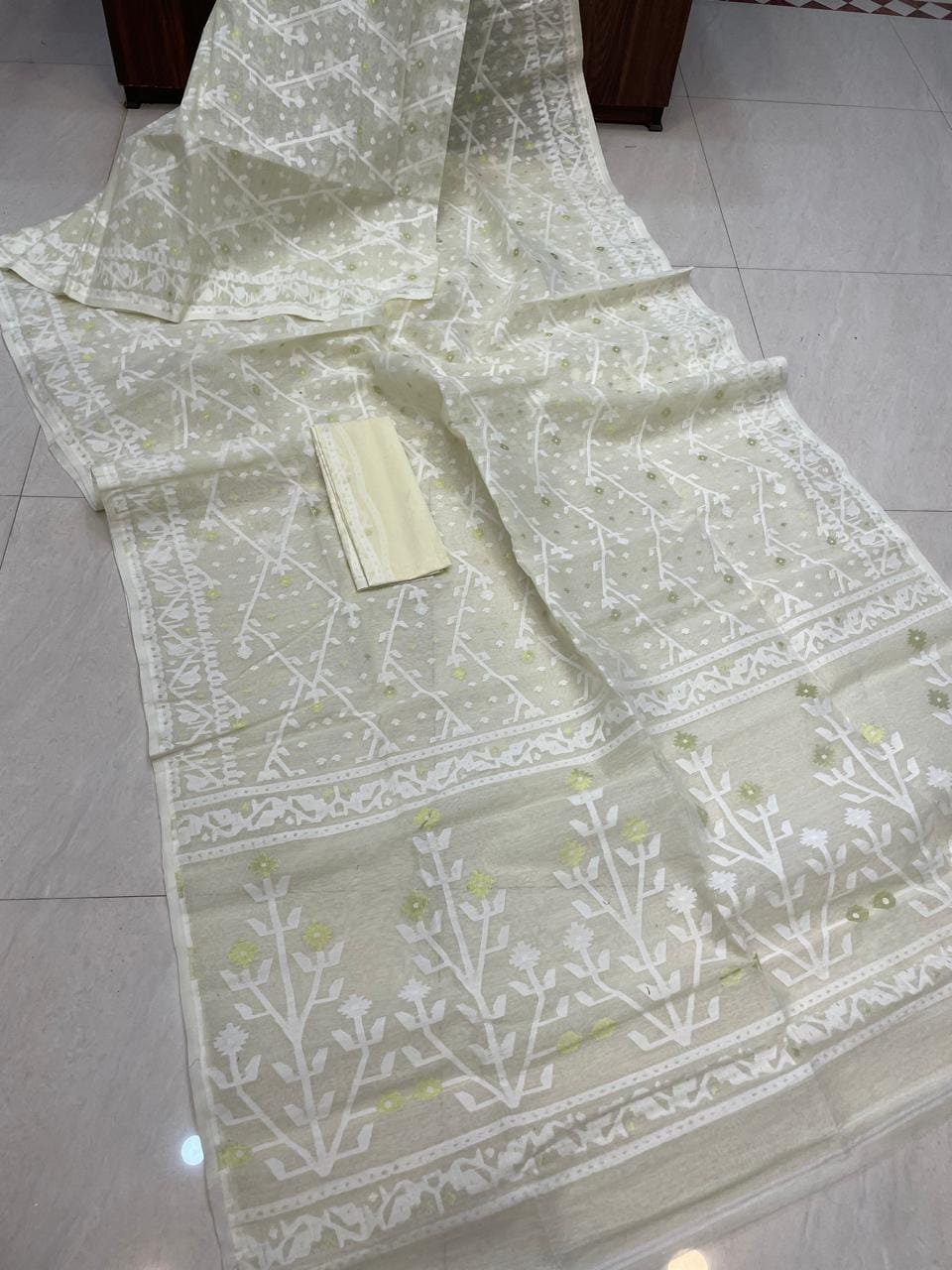 Resome Jamdani Saree - Image 4