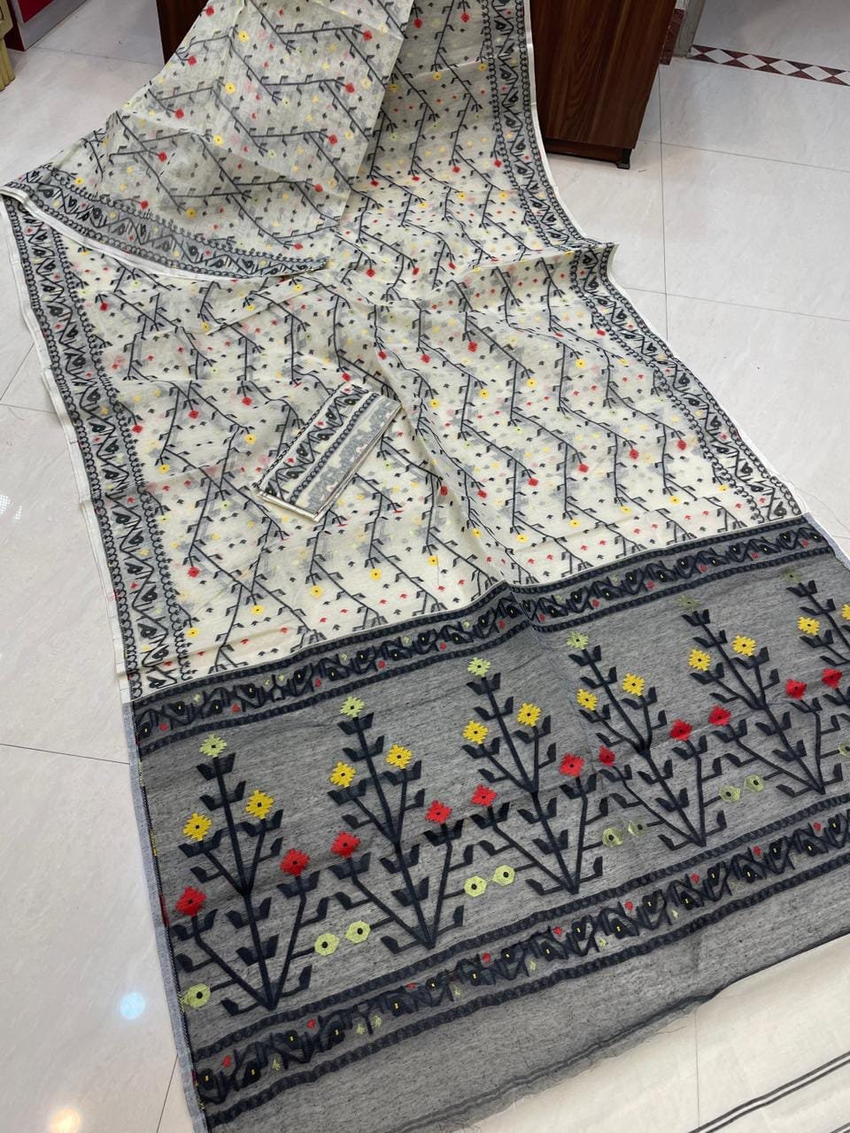 Resome Jamdani Saree - Image 15